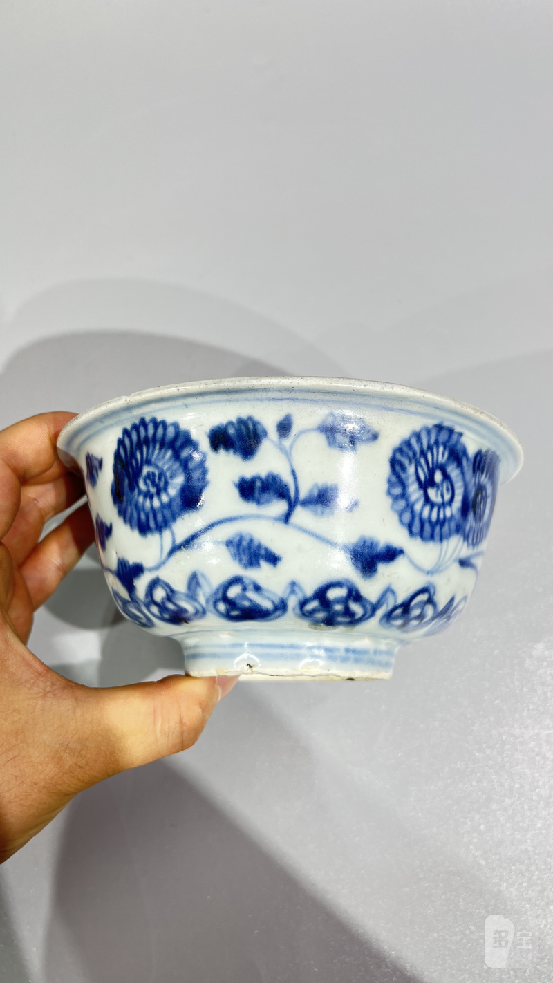 明早期 青花缠枝花卉纹碗 - 图3